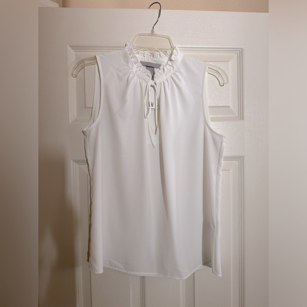✨🤍 BNWT H&M White Sleeveless Ruffle Scrunch Collar Top with Tie Size 6 🤍✨